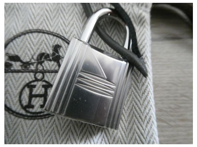 campanella, linguetta e lucchetto hermès nuovo per borsa hermès kelly messenger dustbag Cachi - vista 3