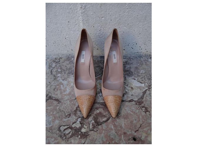 Décolleté Prada in pelle beige e satin rosa 37 FR - vista 2
