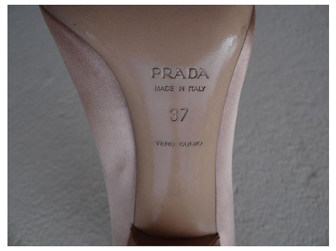 Décolleté Prada in pelle beige e satin rosa 37 FR - vista 6