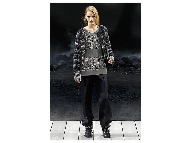 Chanel Neuer CC Buttons Runway Pullover Mehrfarben - Ansicht 11
