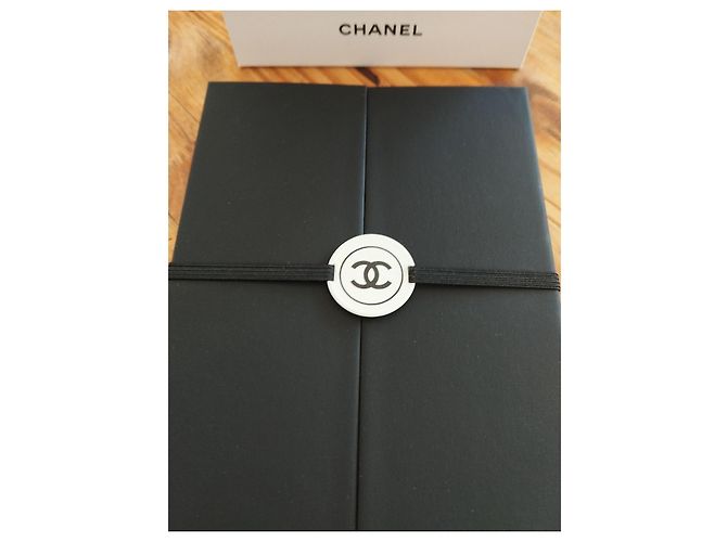 Chanel Presentes VIP Preto - vista 3