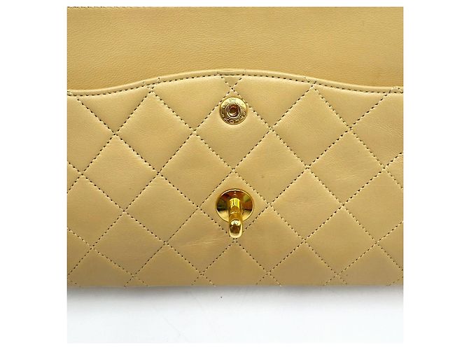 Timeless Chanel Clássico Atemporal Fecho Giratório Médio Duplo com GHW 24K Bege - vista 17