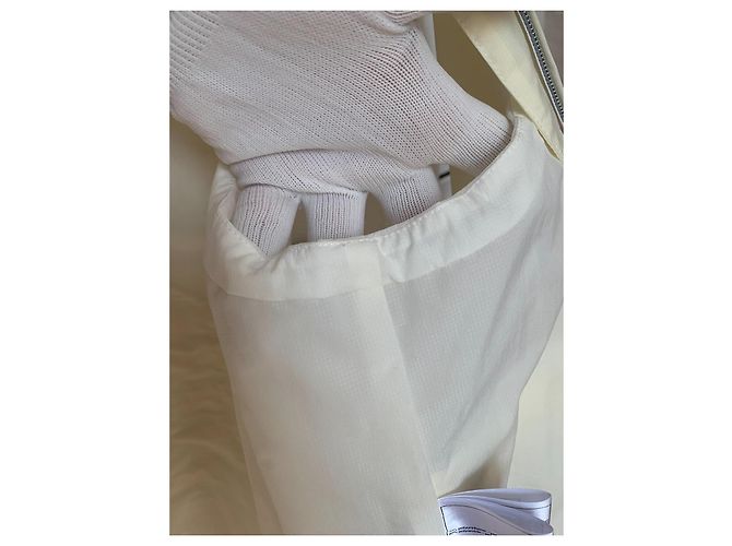 2018 18P Chanel & Karl Lagerfeld línea deportiva chaleco logo CC botones Beige - vista 11