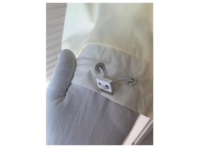 2018 18P Chanel & Karl Lagerfeld línea deportiva chaleco logo CC botones Beige - vista 16