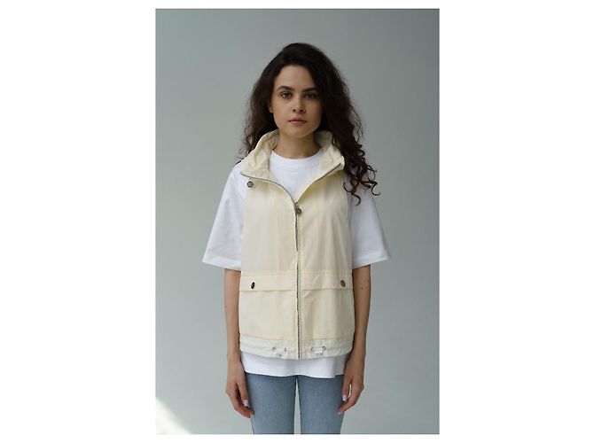2018 18P Chanel & Karl Lagerfeld línea deportiva chaleco logo CC botones Beige - vista 2