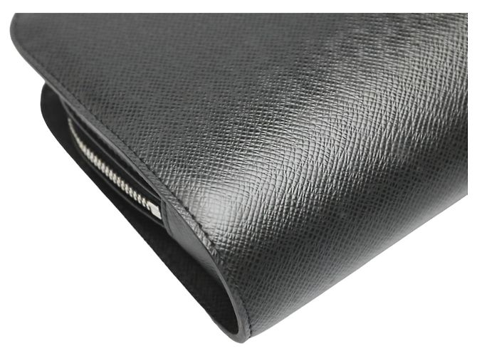 Borsa Louis Vuitton Taiga Nero Grigio - vista 7