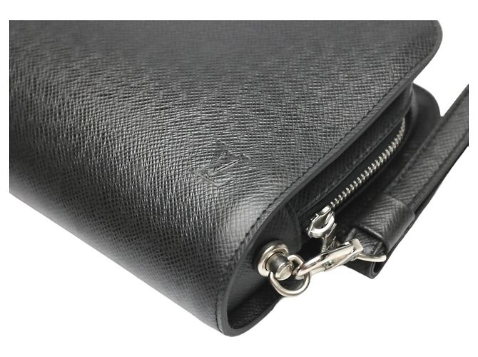 Borsa Louis Vuitton Taiga Nero Grigio - vista 8