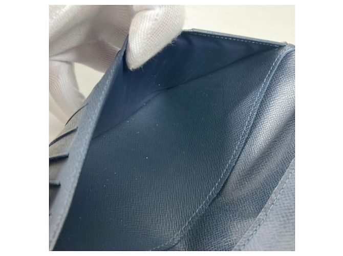 Cartera Larga Brazza en Taiga Louis Vuitton Azul marino - vista 12