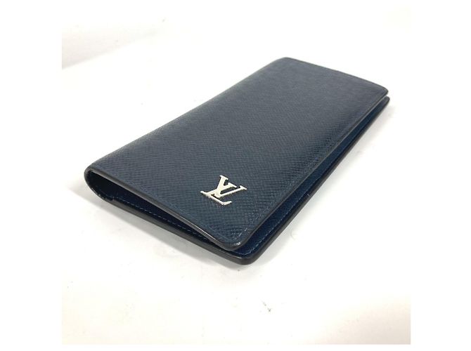 Cartera Larga Brazza en Taiga Louis Vuitton Azul marino - vista 2