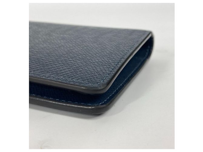 Cartera Larga Brazza en Taiga Louis Vuitton Azul marino - vista 5