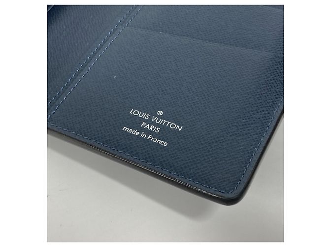 Cartera Larga Brazza en Taiga Louis Vuitton Azul marino - vista 7
