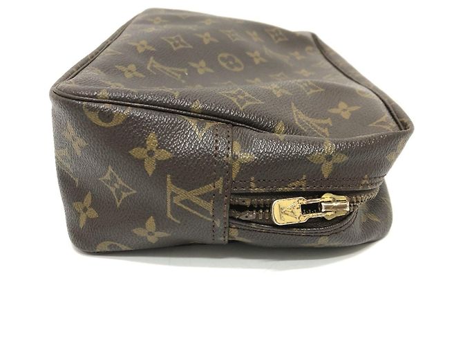 Pouch Truss Toilette 28 di Louis Vuitton Marrone Monogramma - vista 4