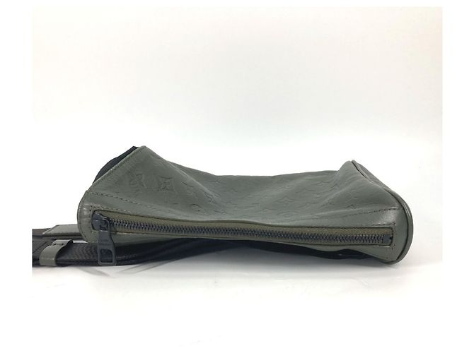 Borsa a Spalla Monogram Shadow Louis Vuitton Nero Cachi - vista 2