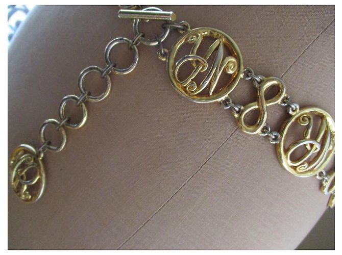 Nina Ricci Gürtel/Halskette aus goldfarbenem Metall. Gold hardware - Ansicht 3