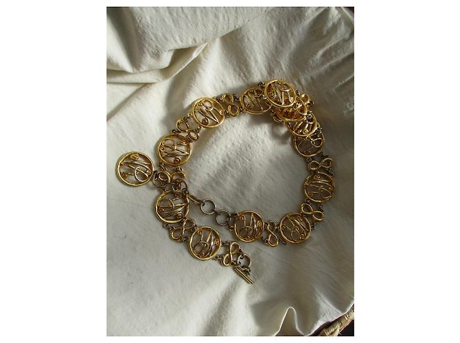 Nina Ricci Gürtel/Halskette aus goldfarbenem Metall. Gold hardware - Ansicht 6