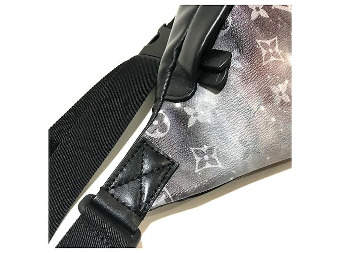 Marsupio Galaxy Discovery Monogram Louis Vuitton Nero - vista 4