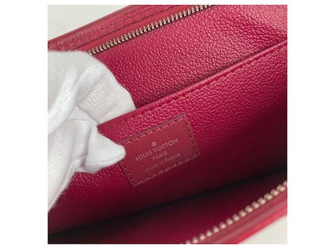 Pochette da Toilette 26 Epi di Louis Vuitton Rosso Fuschia - vista 13