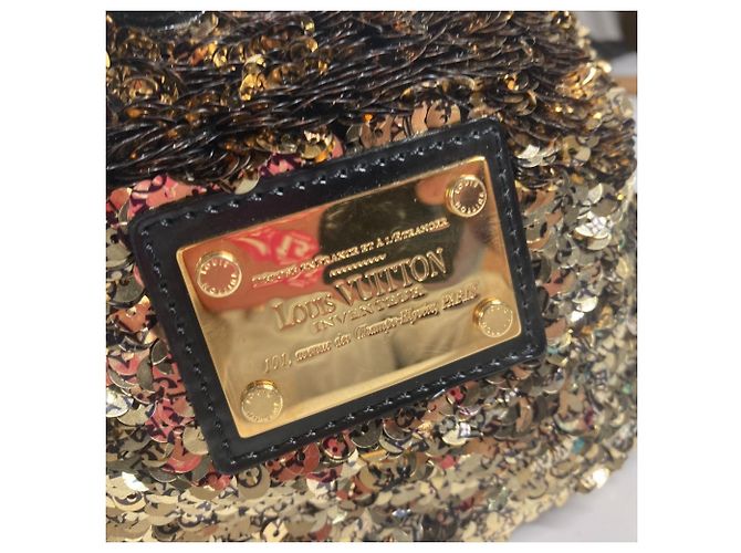 Borsa a spalla Louis Vuitton M40322 Noe Rococo interamente in paillettes Nero D'oro - vista 4