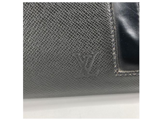 Louis Vuitton Taiga Kasbeck PM Tote Bag Schwarz Grau - Ansicht 12