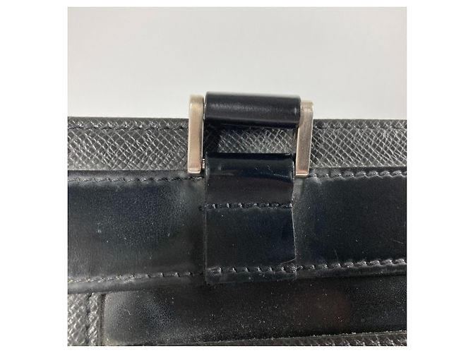 Louis Vuitton Taiga Kasbeck PM Tote Bag Schwarz Grau - Ansicht 14