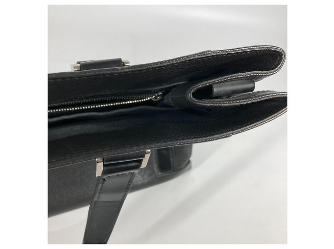 Louis Vuitton Taiga Kasbeck PM Tote Bag Schwarz Grau - Ansicht 8
