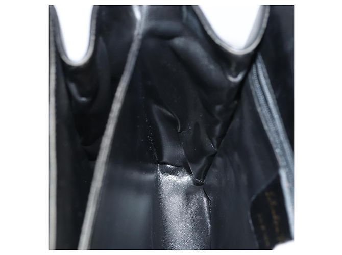 Borsa a Spalla Gancini Salvatore Ferragamo Smalto Nero Oro Auth 87741 - vista 19