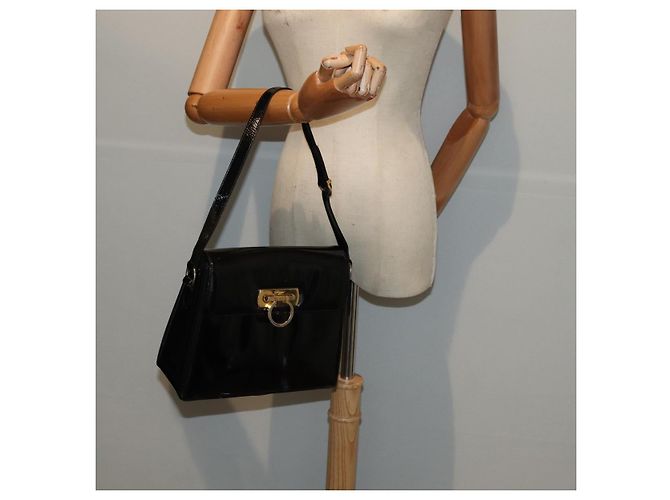 Borsa a Spalla Gancini Salvatore Ferragamo Smalto Nero Oro Auth 87741 - vista 22