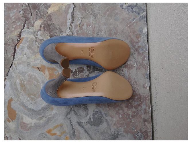 Chloé Pumps aus blauem Leder mit Schlangenoptik Absatz - Ansicht 2