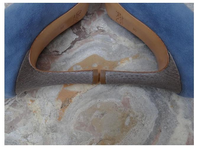 Chloé Pumps aus blauem Leder mit Schlangenoptik Absatz - Ansicht 7