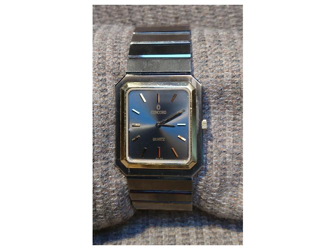 Relógio de quartzo Concord Mariner SG com bezel de ouro ref 15 81 626 V13G, Suíça Dourado Cinza - vista 2