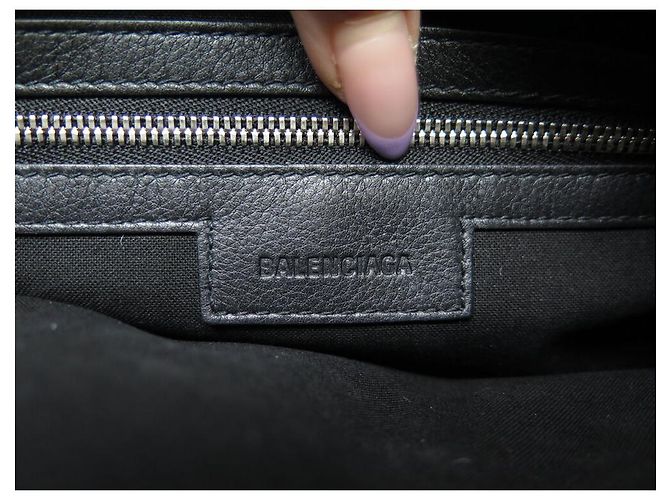 BALENCIAGA EMO XS LEDER EIMER HANDTASCHE MIT LEDERGURT - Ansicht 9