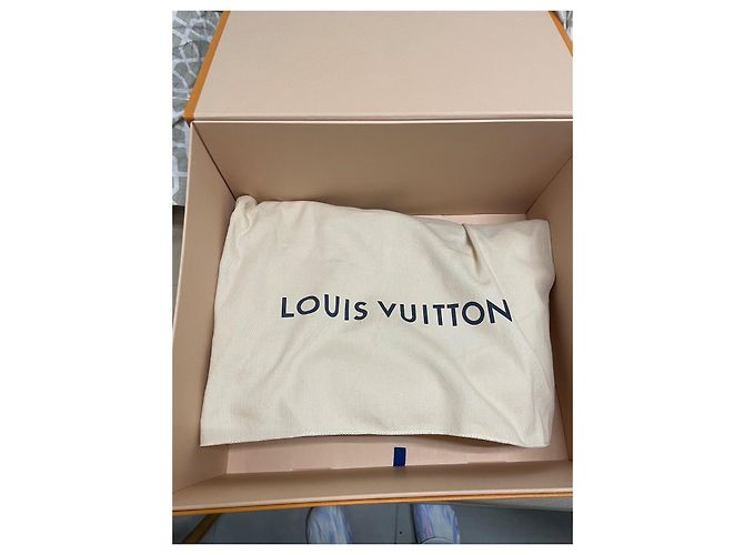 Louis Vuitton Sprinter Messenger Black - view 9