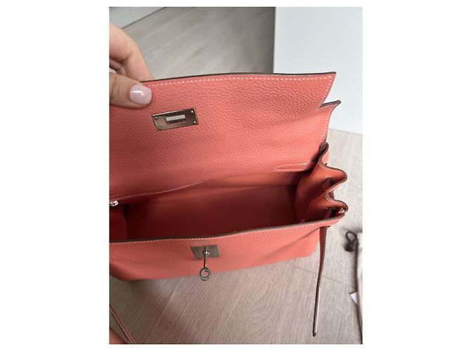 Hermès Kelly 32 Retourne Pelle Corallo - vista 5