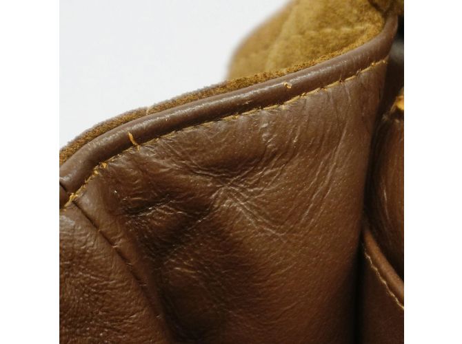Sac à épaule en daim marron Chanel - vue 6