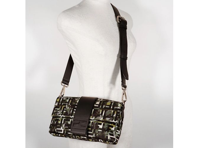 Borsa a Spalla Mamma Bucket di Fendi Nero - vista 10