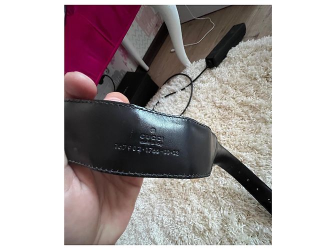 Gucci Gürtel aus schwarzem Leder - Ansicht 2