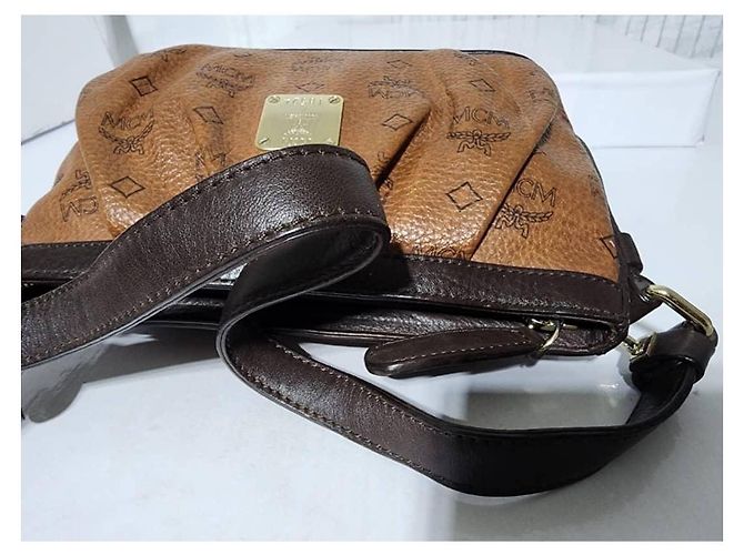 Pochette in pelle MCM Visetos Cioccolato/Marrone - vista 11