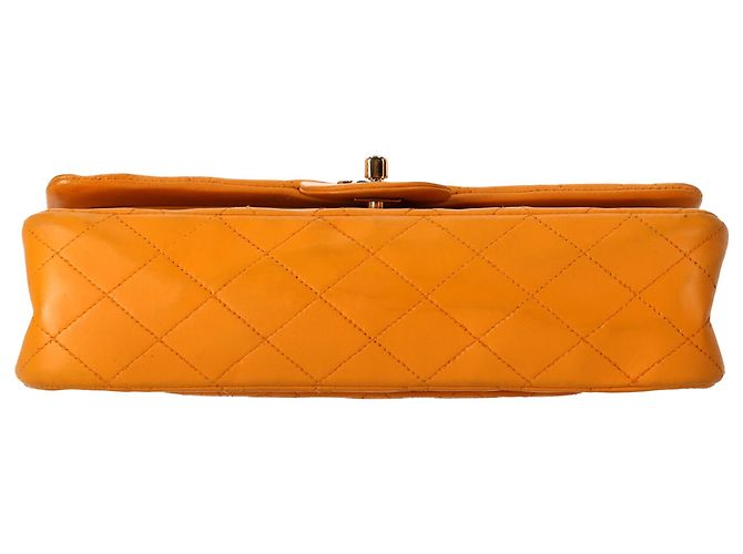 Borsa a spalla Chanel Medium Timeless/Classique in pelle di agnello arancione - vista 4