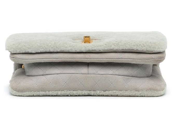 Chanel Gris Acolchado de Piel de Oveja con Cadena Castaño - vista 3