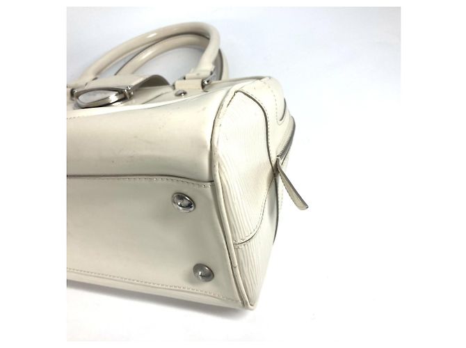 Bowling Bolsa Boston Montaigne GM em Epi Louis Vuitton Branco Fora de branco - vista 10
