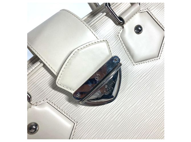 Bowling Bolsa Boston Montaigne GM em Epi Louis Vuitton Branco Fora de branco - vista 11