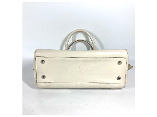 Bowling Bolsa Boston Montaigne GM em Epi Louis Vuitton Branco Fora de branco - vista 8