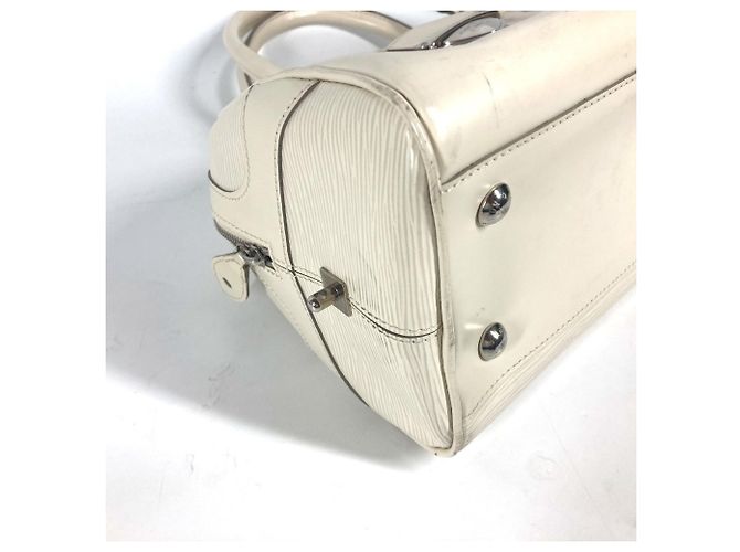 Bowling Bolsa Boston Montaigne GM em Epi Louis Vuitton Branco Fora de branco - vista 9