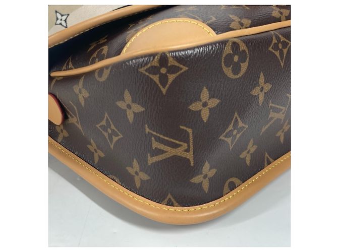 Borsa a spalla Louis Vuitton Monogram Diane NM PM Pochette Flap Marrone Nero - vista 6