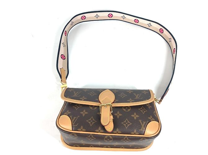 Borsa a spalla Louis Vuitton Monogram Diane NM PM Pochette Flap Marrone Nero - vista 7