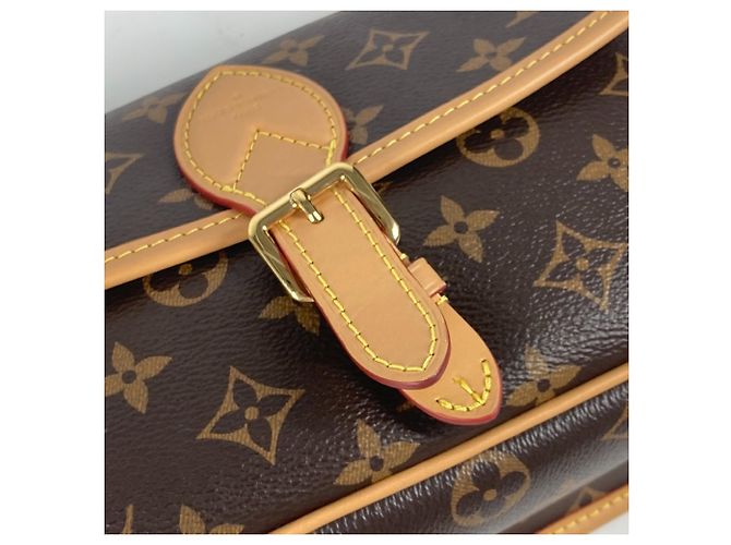Borsa a spalla Louis Vuitton Monogram Diane NM PM Pochette Flap Marrone Nero - vista 8