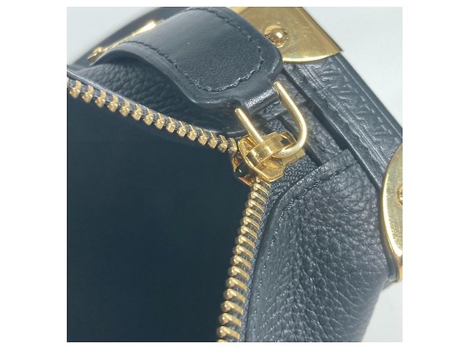 Borsa Clutch Louis Vuitton Pouch Laterale PM Nero - vista 10