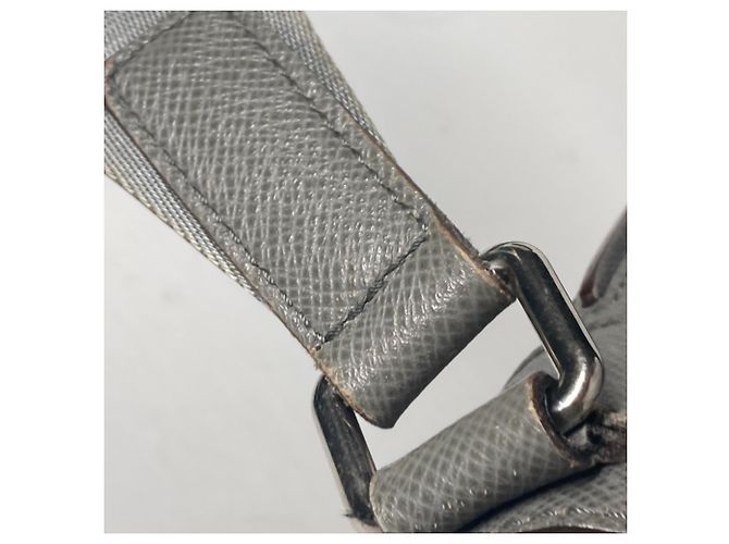 Borsa a flap Roman MM Taiga di Louis Vuitton Marrone - vista 13