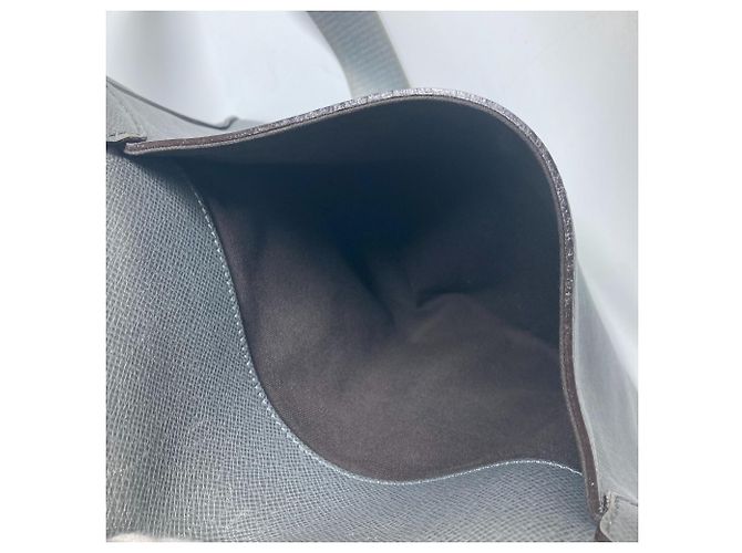 Borsa a flap Roman MM Taiga di Louis Vuitton Marrone - vista 17