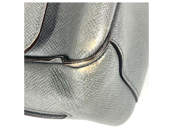 Borsa a flap Roman MM Taiga di Louis Vuitton Marrone - vista 6